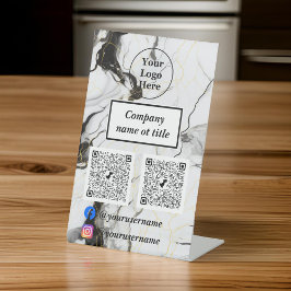 Schwarz-Weiß-Marmor Sockelschild