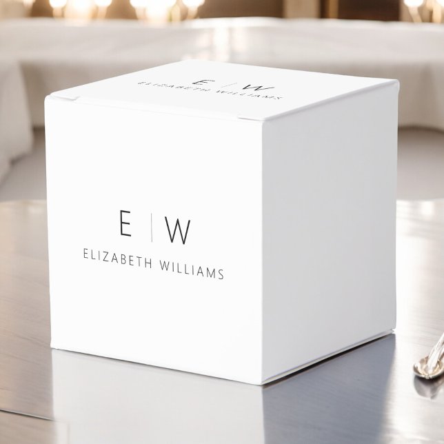 Schwarz-weiß Modern Minimalistischer Monogrammname Geschenkschachtel (Von Creator hochgeladen)