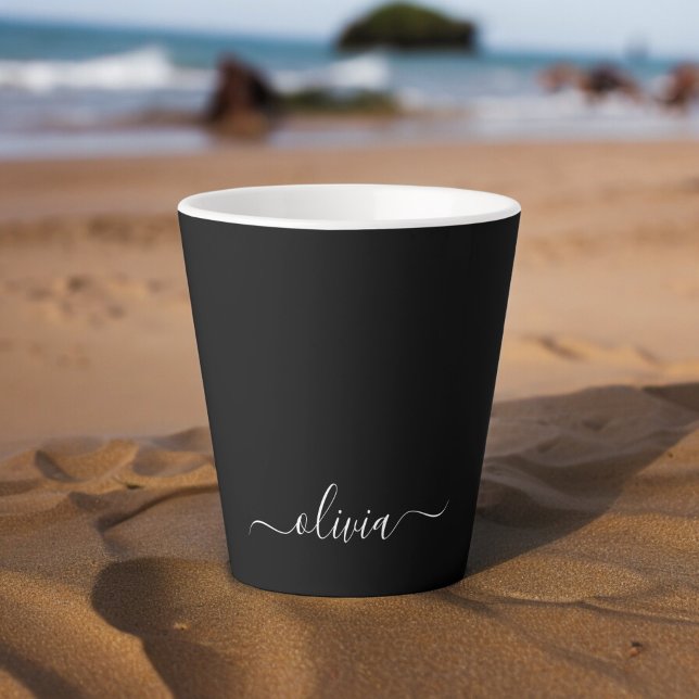 Schwarz-weiß Modernes Minimalistisches Monogramm Milchtasse (Von Creator hochgeladen)
