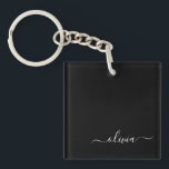 Schwarz-weiß Modernes Minimalistisches Monogramm Schlüsselanhänger<br><div class="desc">Die Minimalistische Monogram Kollektion Schwarz/Weiß: Einfache Einfachheit und Eleganz in unseren minimalistischen Designs, die so gestaltet sind, dass sie Ihren Stil mühelos erweitern. Diese Kollektion wurde mit einem scharfen Blick für moderne Ästhetik gestaltet und weist elegante Schwarz-Weiß-Designs auf, die durch personalisierte Monogramme noch verstärkt werden. Von der schicken Schreibwaren bis...</div>