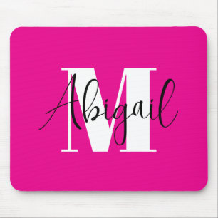 Schwarz-weiß modernes Monogramm in knalligem Rosa Mousepad