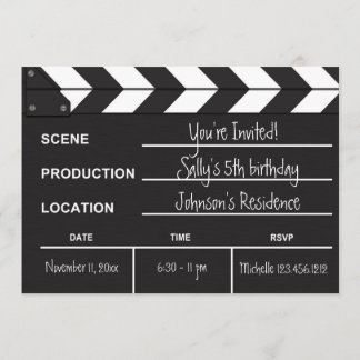 Schwarz-Weiß-Movie-Clapboard zum Geburtstag lädt e Einladung