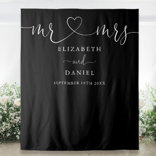 Schwarz-Weiß-Mr-und-Mrs-Heart-Script-Hochzeit Wandteppich