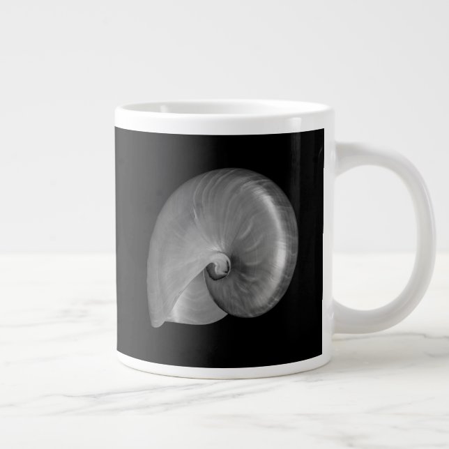Schwarz-Weiß-Nautilus-Muschel Jumbo-Tasse (Rechts)