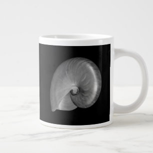 Schwarz-Weiß-Nautilus-Schale Jumbo-Tasse