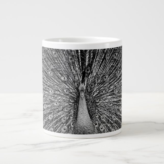 Schwarz-Weiß-Pfau Jumbo-Tasse (Vorderseite)