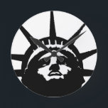 Schwarz-Weiß-Pop Art-Statue Runde Wanduhr<br><div class="desc">New York City Symbol Gebäude Images & Digital Paintings</div>