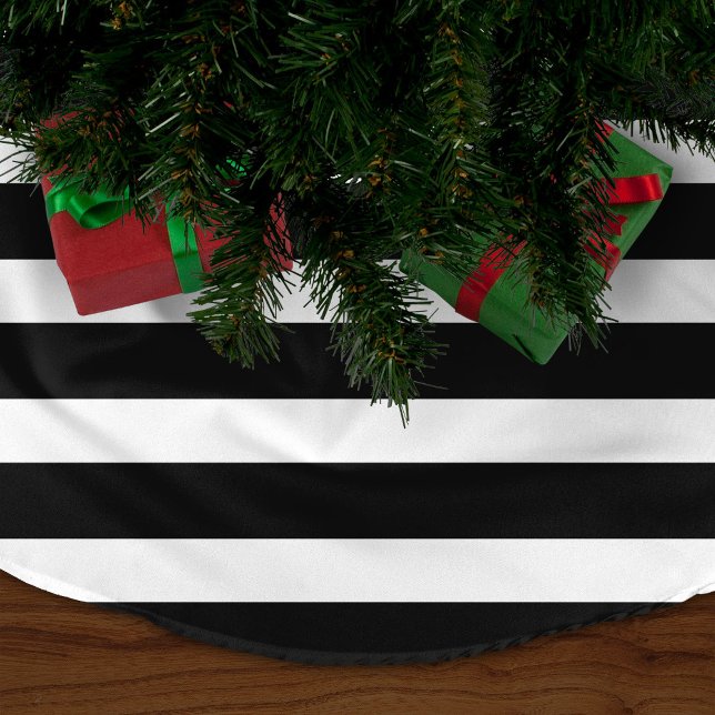 Schwarz-Weiß-Preppy-Streifen Polyester Weihnachtsbaumdecke (Von Creator hochgeladen)
