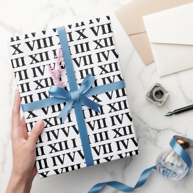 Schwarz-weiß römische Ziffern Geschenkpapier (Schenken)