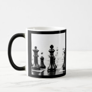 Schwarz-Weiß-Schach Verwandlungstasse