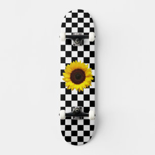 Schwarz-Weiß-Schachtel und Sonnenblumendruck Skateboard