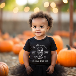 Schwarz-Weiß-Schädel personalisierte Halloween-Par Baby T-shirt