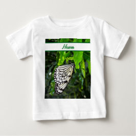 Schwarz-Weiß-Schmetterling auf grünem Individuelle Baby T-shirt