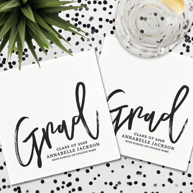 Schwarz Weiß Schrift Abschluss Serviette (Black White Script Graduation Napkins)
