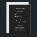 Schwarz-Weiß-Script-Hochzeit speichern Sie das Dat Save The Date<br><div class="desc">Schwarz-Weiß-Script-Hochzeit Sichern Sie die Datumskarte mit Signaturstil-Namen,  diese elegante Schwarz-Weiß-Save the Date-Karte kann mit Ihren besonderen Hochzeitstag-Informationen in chic Schrift personalisiert werden.</div>