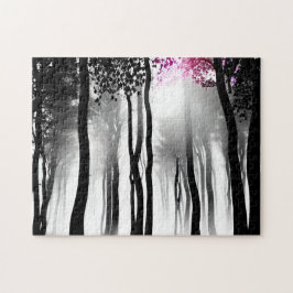 Schwarz-Weiß-Silhouette Wald und Tiny Lila Puzzle