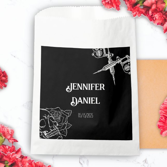 Schwarz-Weiß-Skull-Tattoo-Hochzeit Geschenktütchen (Black and White Skull Tattoo Wedding Favor Bag)