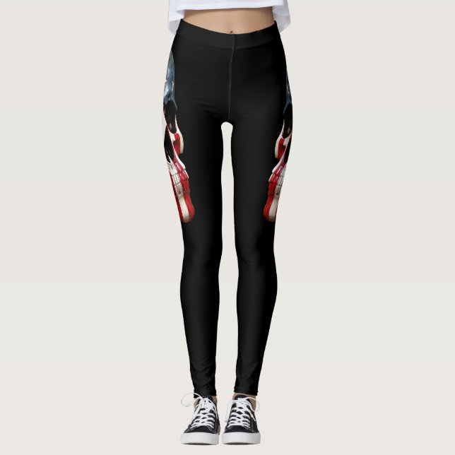 Schwarz-Weiß-Skulpturen auf schwarzen Leggings (Vorderseite)