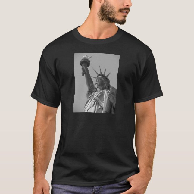 Schwarz-Weiß-Statue der Freiheit New York City T-Shirt (Vorderseite)