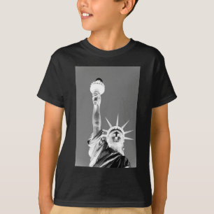 Schwarz-Weiß-Statuen der Freiheit New York City T-Shirt