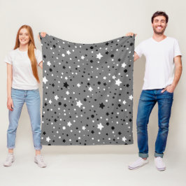 Schwarz-Weiß-Sterne auf Grau Fleecedecke