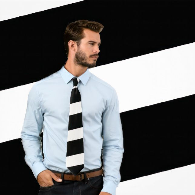 Schwarz-Weiß-Streifen-Krawatte Krawatte (Man wears a Classic Black and White Striped Tie)