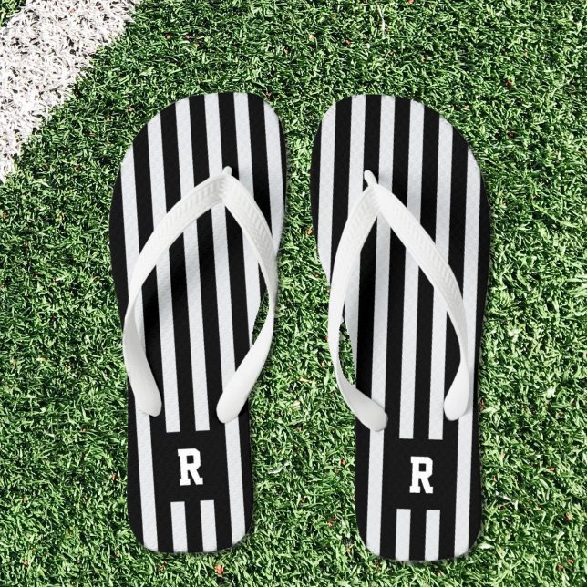 Schwarz-weiß Stripes Monogramm Referenzen Flip Flo Flops (Von Creator hochgeladen)