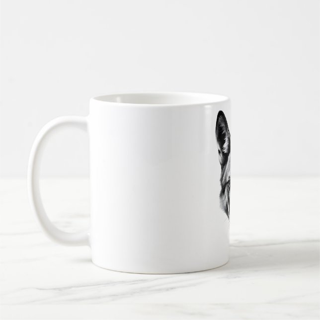 Schwarz-Weiß-T - Shirt Kaffeetasse (Links)