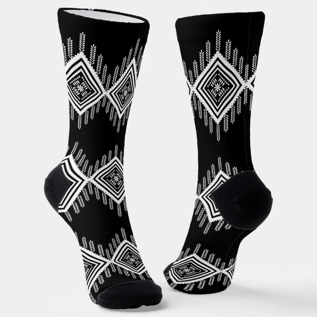 Schwarz-Weiß-Tribal Socken (Gewinkelt)