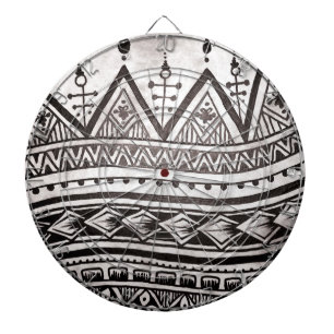 Schwarz-Weiß-Tribal Tätogeometrisches Muster Dartscheibe