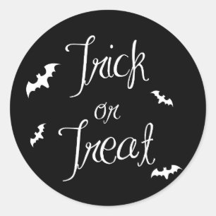Schwarz-Weiß-Trick oder Halloween-Sticker Runder Aufkleber