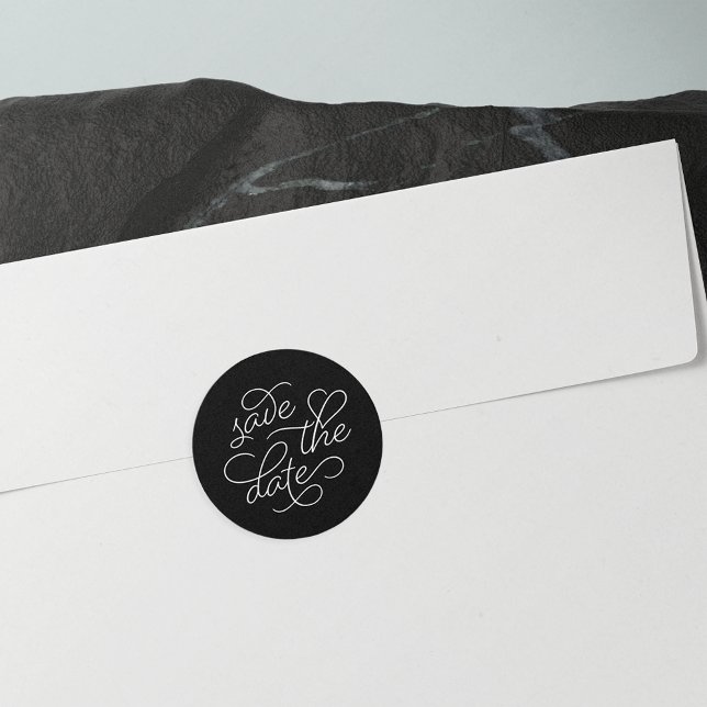 Schwarz-Weiß-Typografie Save the Date Runder Aufkleber (Von Creator hochgeladen)