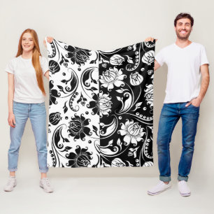 Schwarz-weiß umgekehrtes florales Damastmuster Fleecedecke