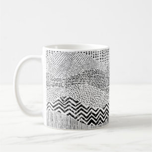 Schwarz-Weiß-Wavy-Muster. Handgezeichnet Ornament  Kaffeetasse