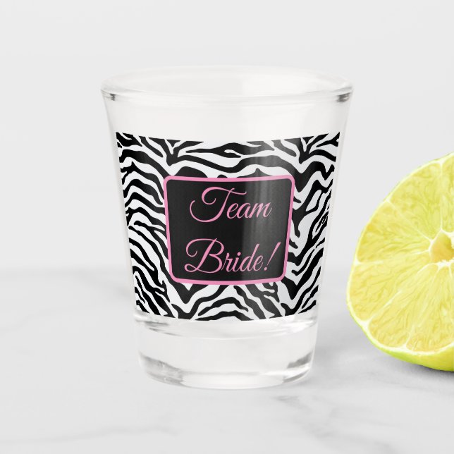 Schwarz-Weiß-Zebrastreifen Schnapsglas (Vorderseite)