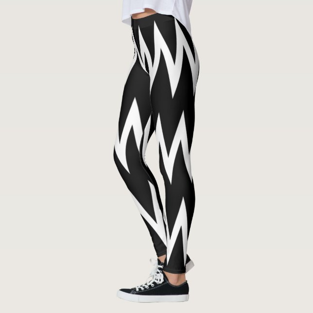 Schwarz-Weiß-Zickzack Leggings (Links)