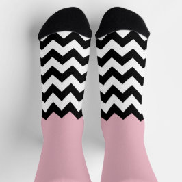 Schwarz-Weiß-Zigzag-Muster, Zickzack, rosa Socken