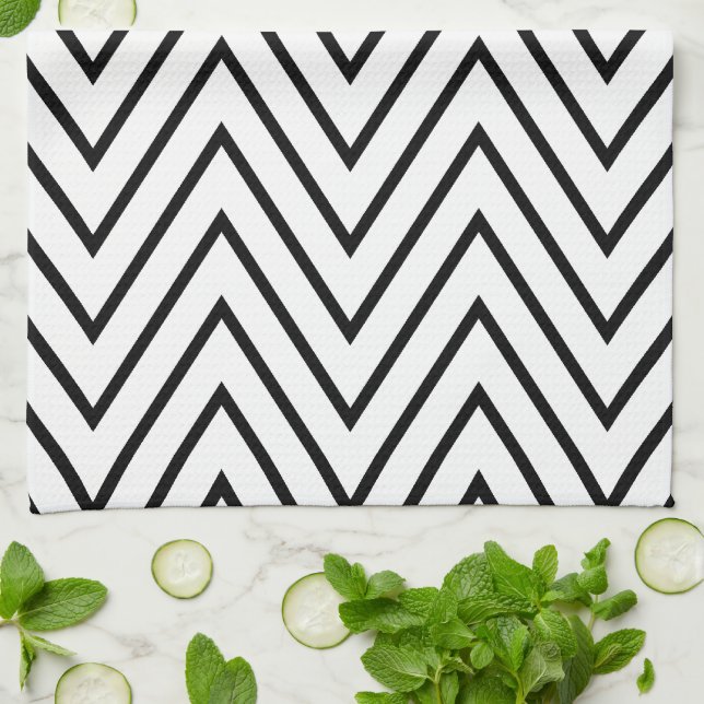Schwarz-Weiß-ZigZag {pflücke deine Farbe} Handtuch (Gefaltet)