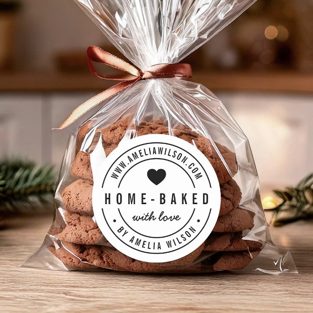 Schwarz-Weiß-Zuhause gebacken mit Liebe Herz Runder Aufkleber (Von Creator hochgeladen)