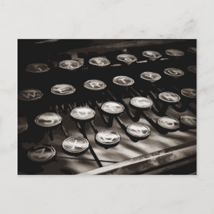Schwarz-weiße alte Schreibschrifttasten Postkarte