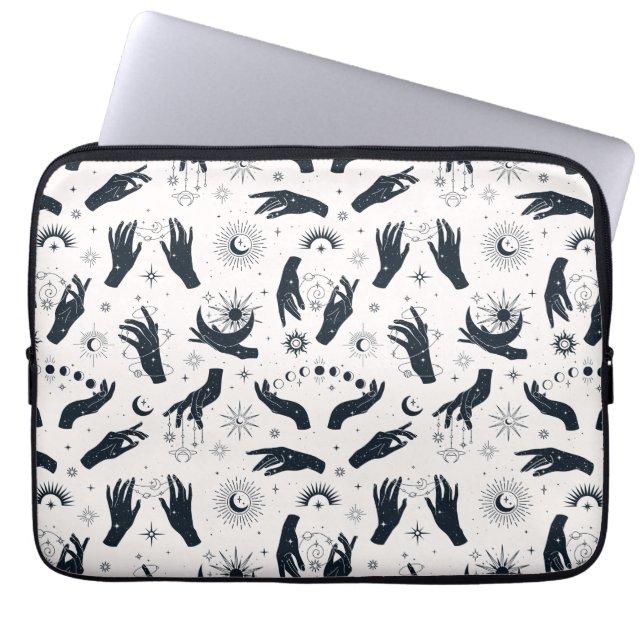 Schwarz-weiße Boho Moon-Hand Laptopschutzhülle (Vorderseite)