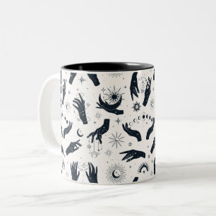 Schwarz-weiße Boho Moon-Hand Zweifarbige Tasse