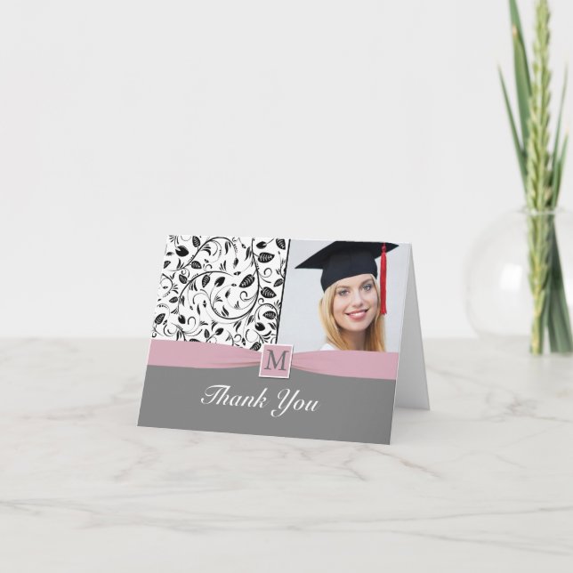 Schwarz-weiße Damask Monogramm Abschluss Foto-Kart Dankeskarte (Vorderseite)