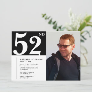 Schwarz-weiße Einladungen zum 52. Geburtstag Foto