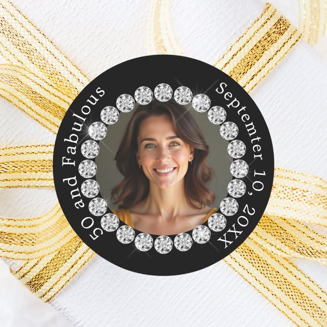 Schwarz-weiße Foto Diamanten fabelhaft Geburtstag Runder Aufkleber (Von Creator hochgeladen)