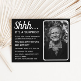 Schwarz-weiße Frauenüberraschung 80. Geburtstag Fo Einladungspostkarte