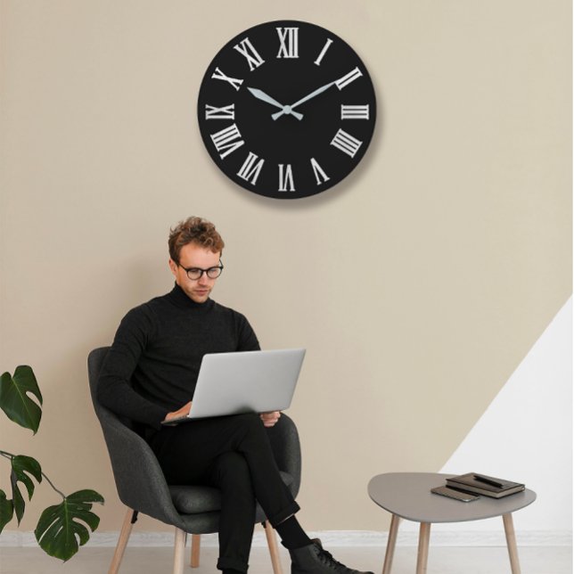 Schwarz-weiße graue Metallsilber römische Zahlen Große Wanduhr (Black White Gray Metallic Silver Roman Numbers Large Clock)