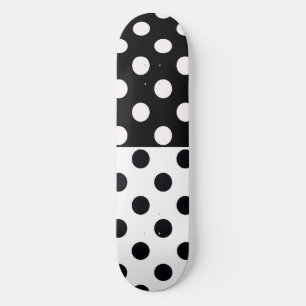 Schwarz-weiße halbe Farbtrennung inverse Polka-Pun Skateboard