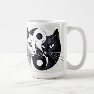 Schwarz-weiße Katzen bilden ein Yin-Yang-Symbol Kaffeetasse