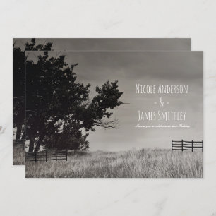 Schwarz-weiße Landeshochzeit auf rustikalem Landfe Einladung